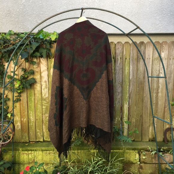 Shawl - Picture 2 of 3